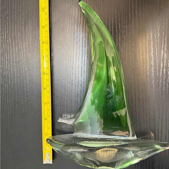 Vintage Murano Elegant Green Glass Sailboat Sculpture - Picture 5 of 6